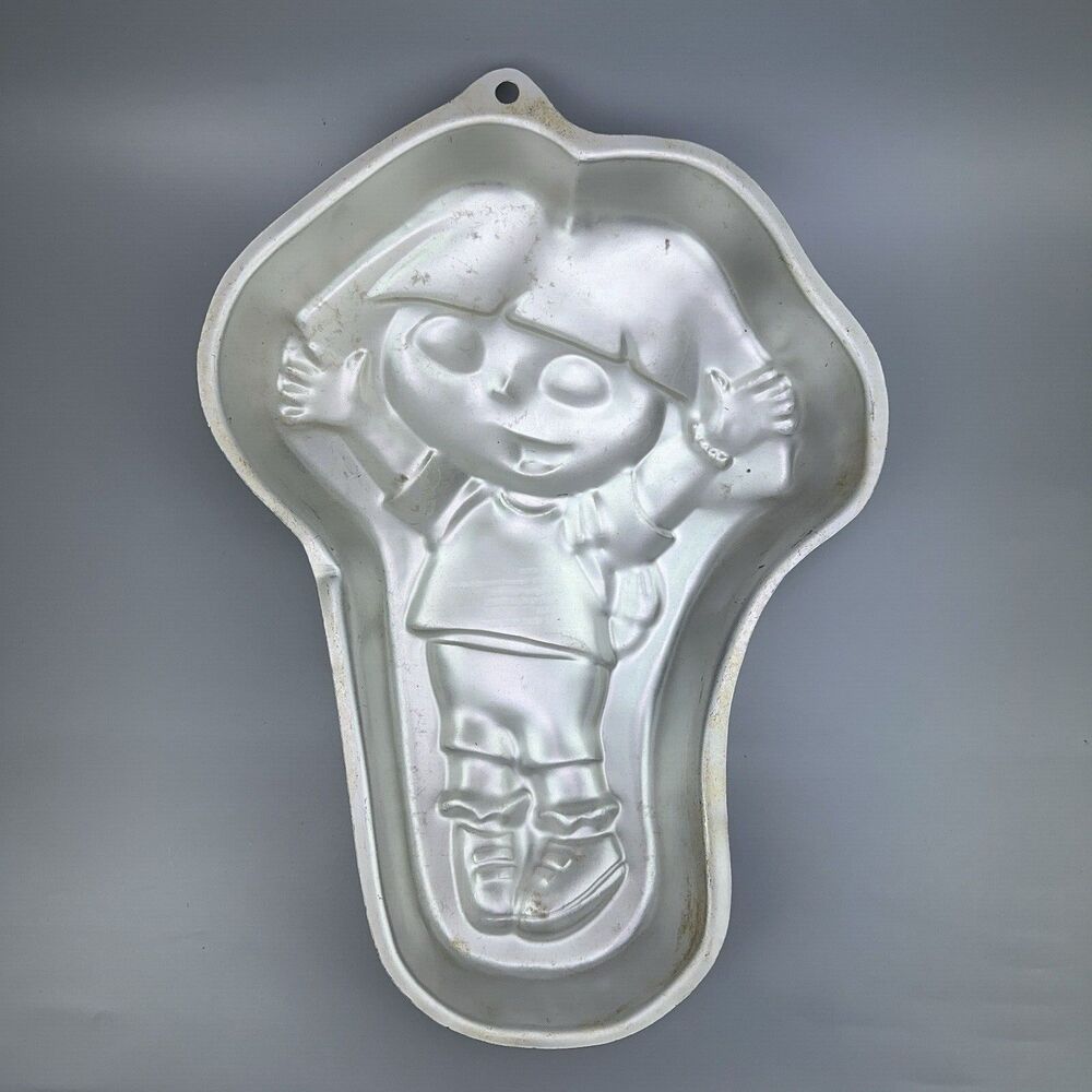 2003 Wilton Dora the Explorer Cake Pan Mold #2105-6300 Baking Birthday